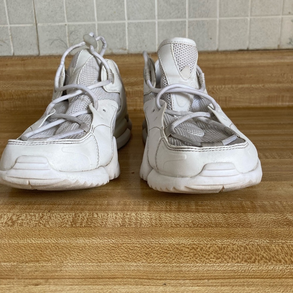 Reebok Run.r 96 Sneakers in White - Picture 5 of 9